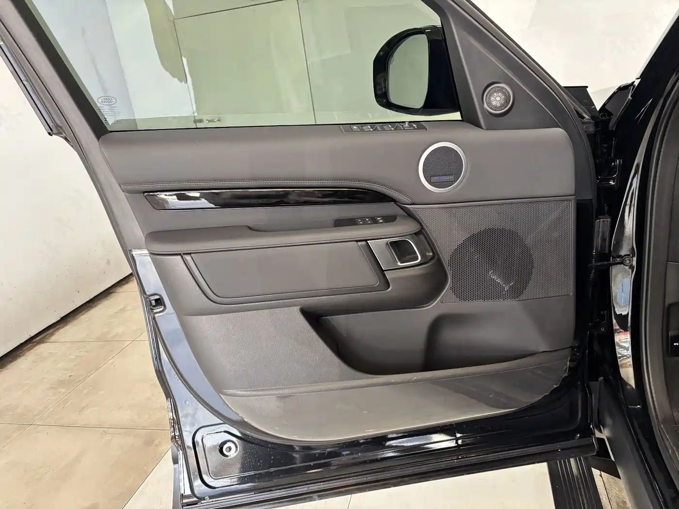 LAND ROVER DISCOVER