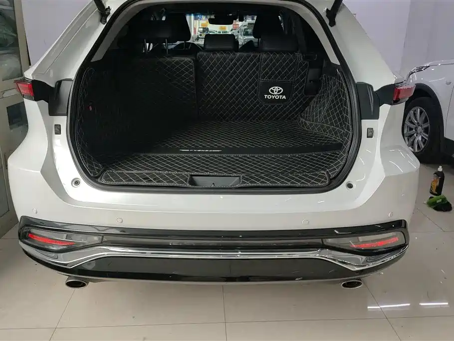 Toyota Venza 2022 2.0L CVT 2WD Premium фото 4