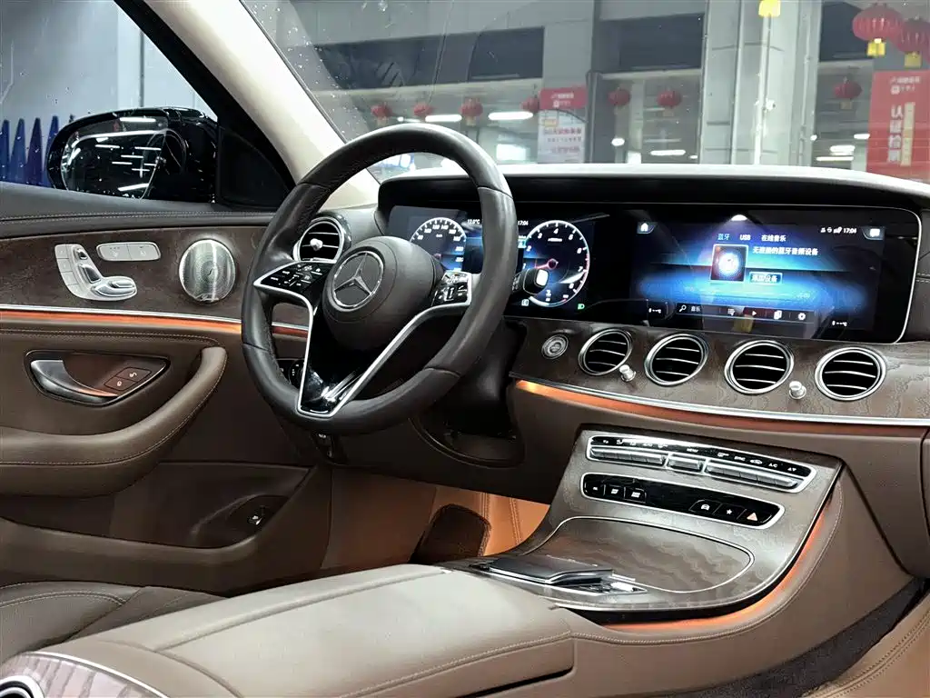 MERCEDES-BENZ E CLASS