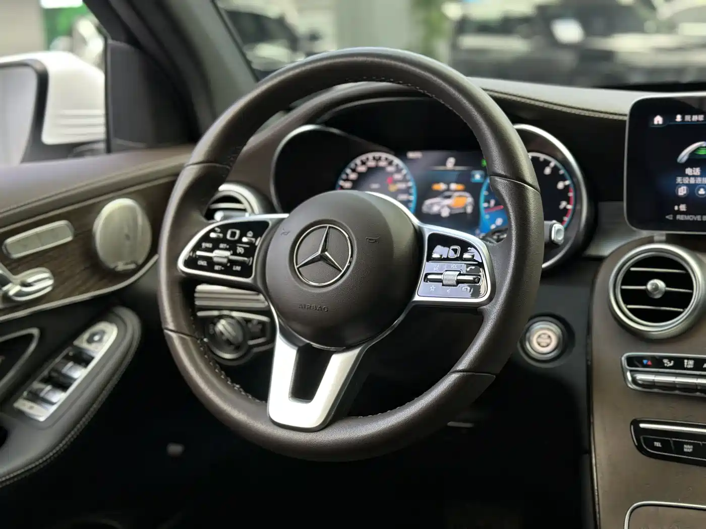 Mercedes-Benz GLC 2022 Facelift GLC 300 L 4MATIC Dynamic Collector's Edition фото 10