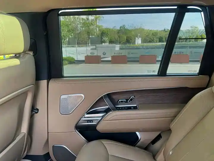 Land Rover Range Rover 2025 2024 3.0 L6 400PS Golden Age Extended 7-Seater