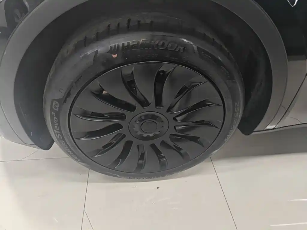 Фото 23 - Tesla Model Y