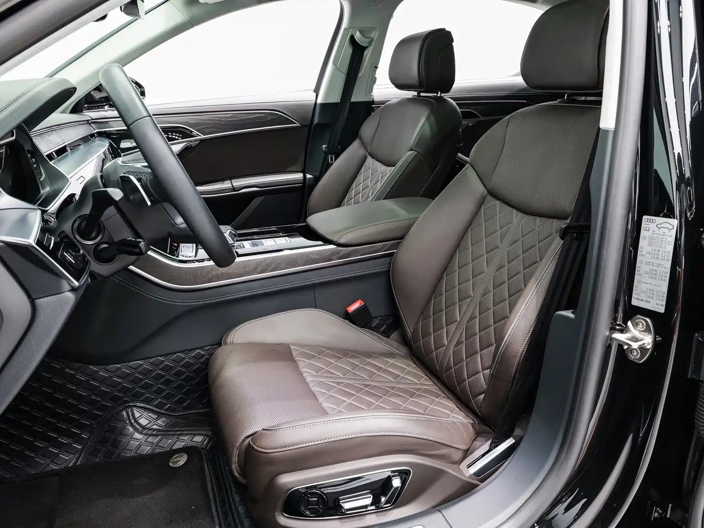 Audi A8 2023 A8L 50 TFSI quattro Exclusive фото 10