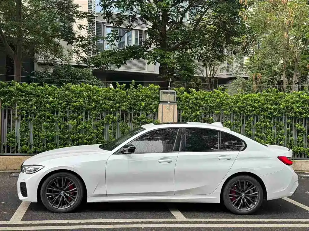 BMW 3 Series 2020 Facelift 325i M Sport Night Edition фото 2
