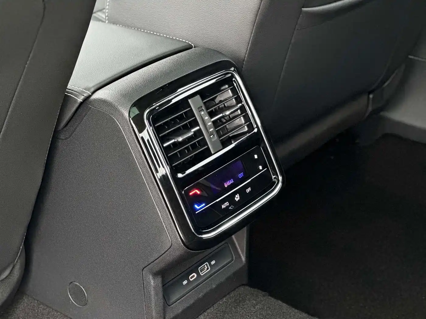 Фото 9 - Volkswagen Passat