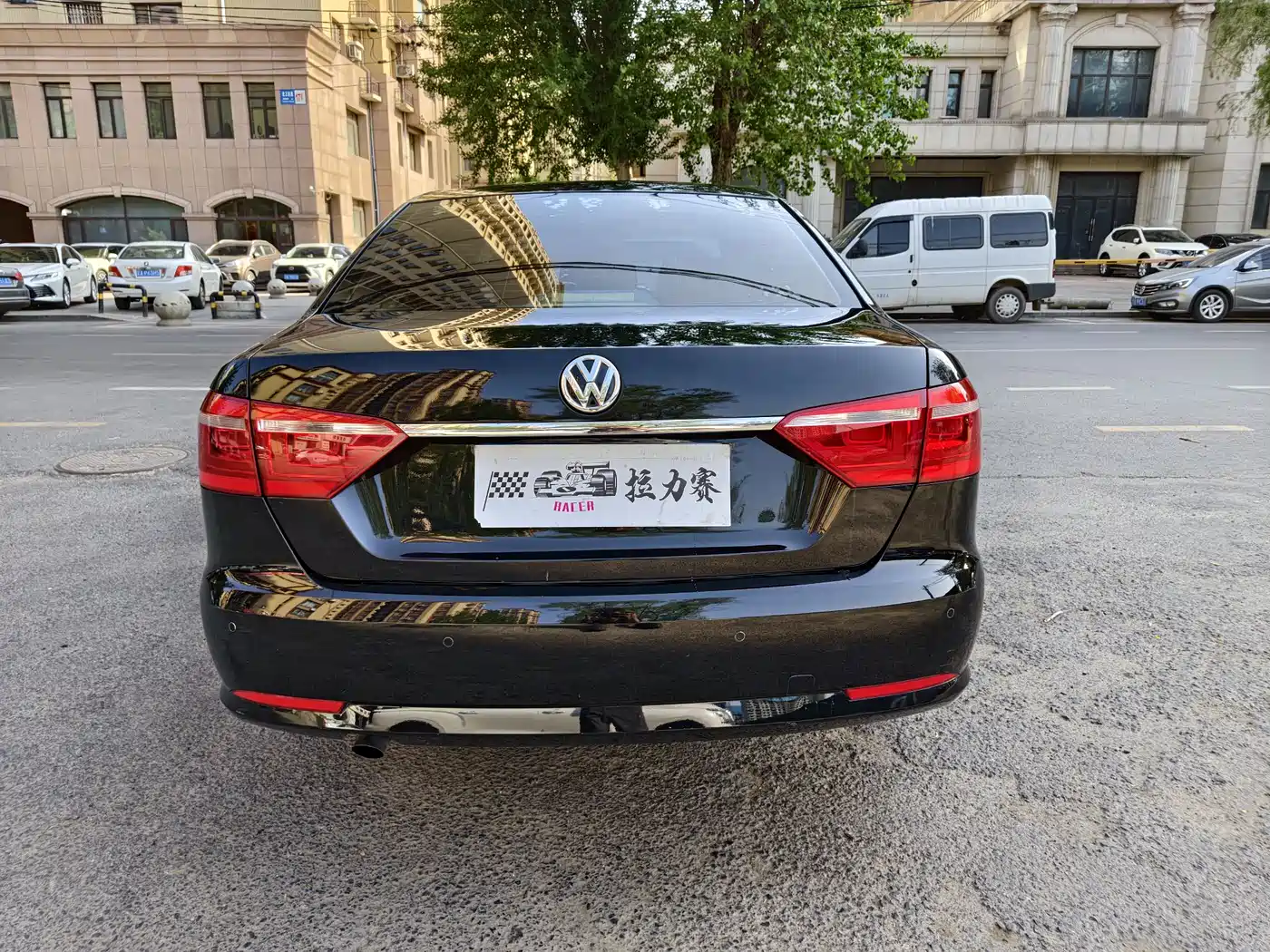 Volkswagen Lavida 2015 1.6L Manual Trend Edition фото 5