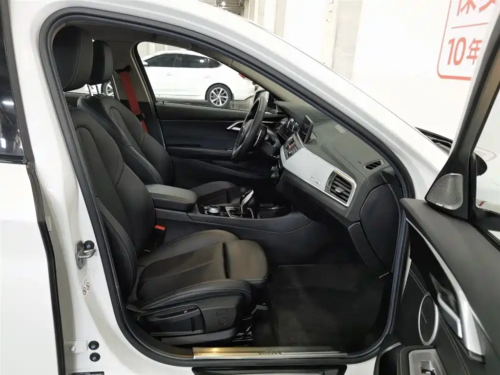 BMW 1 Series 2020 Model 120i M Sport Package фото 23