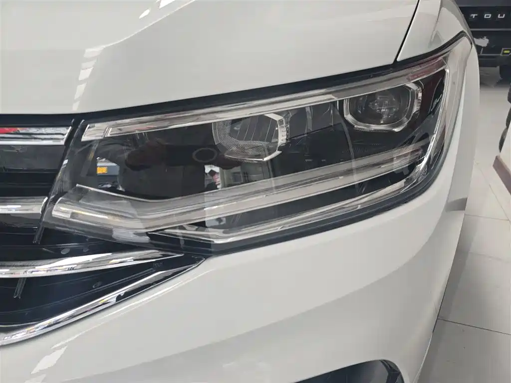 Volkswagen Tiguan L 2023 330TSI Auto 2WD R-Line Premium Edition фото 18