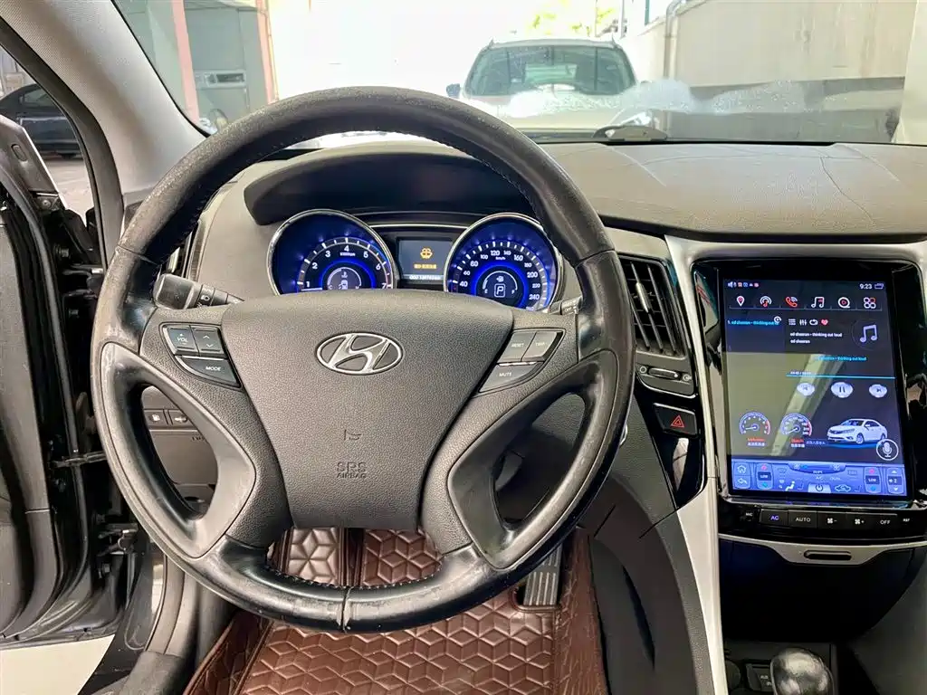 Hyundai Sonata 2013 2.4L Automatic Luxury Edition (China IV) фото 12
