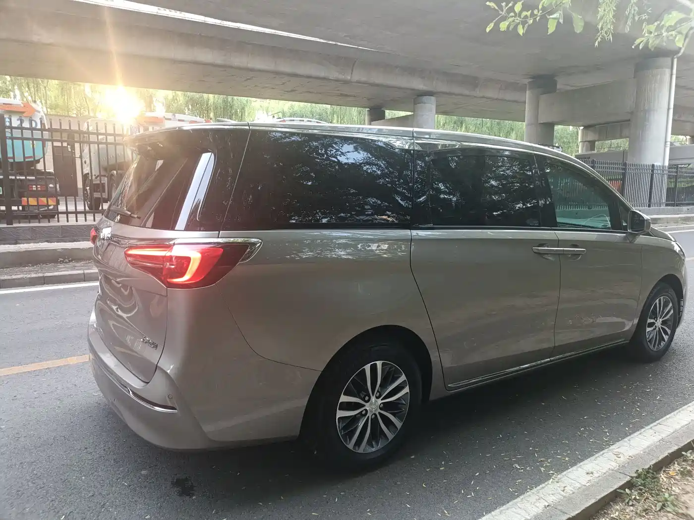 Buick GL8 2023 ES Landmaster Exclusive фото 15
