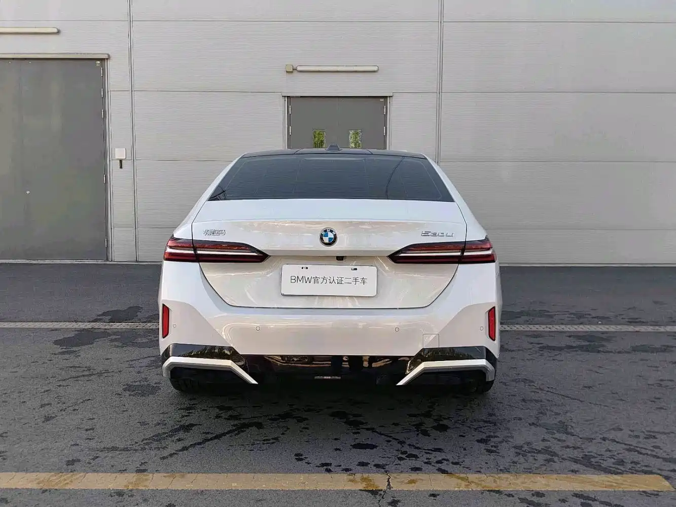 BMW 5 Series 2024 530Li Leading M Sport Package фото 3
