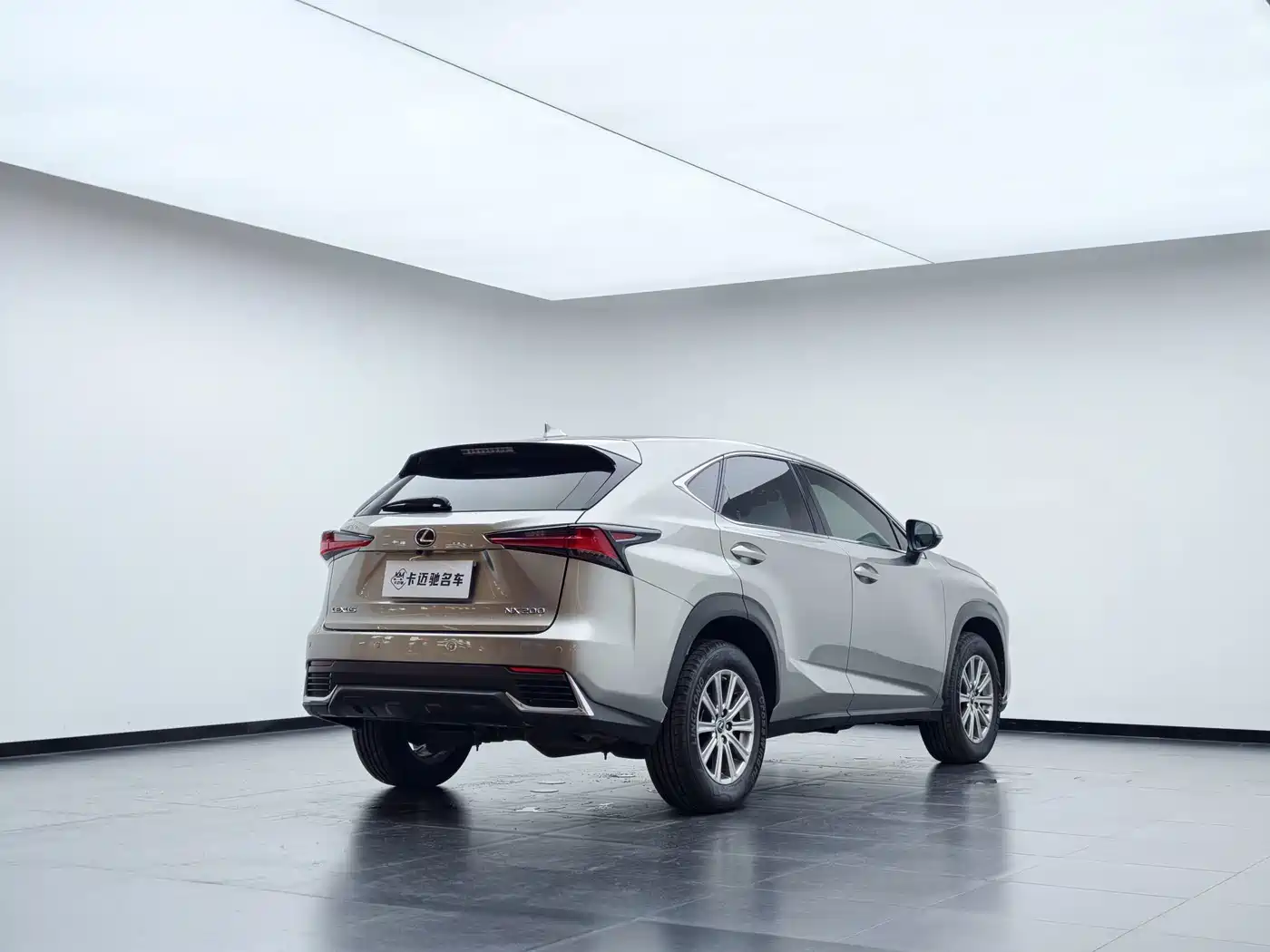 Фото 4 - Lexus NX