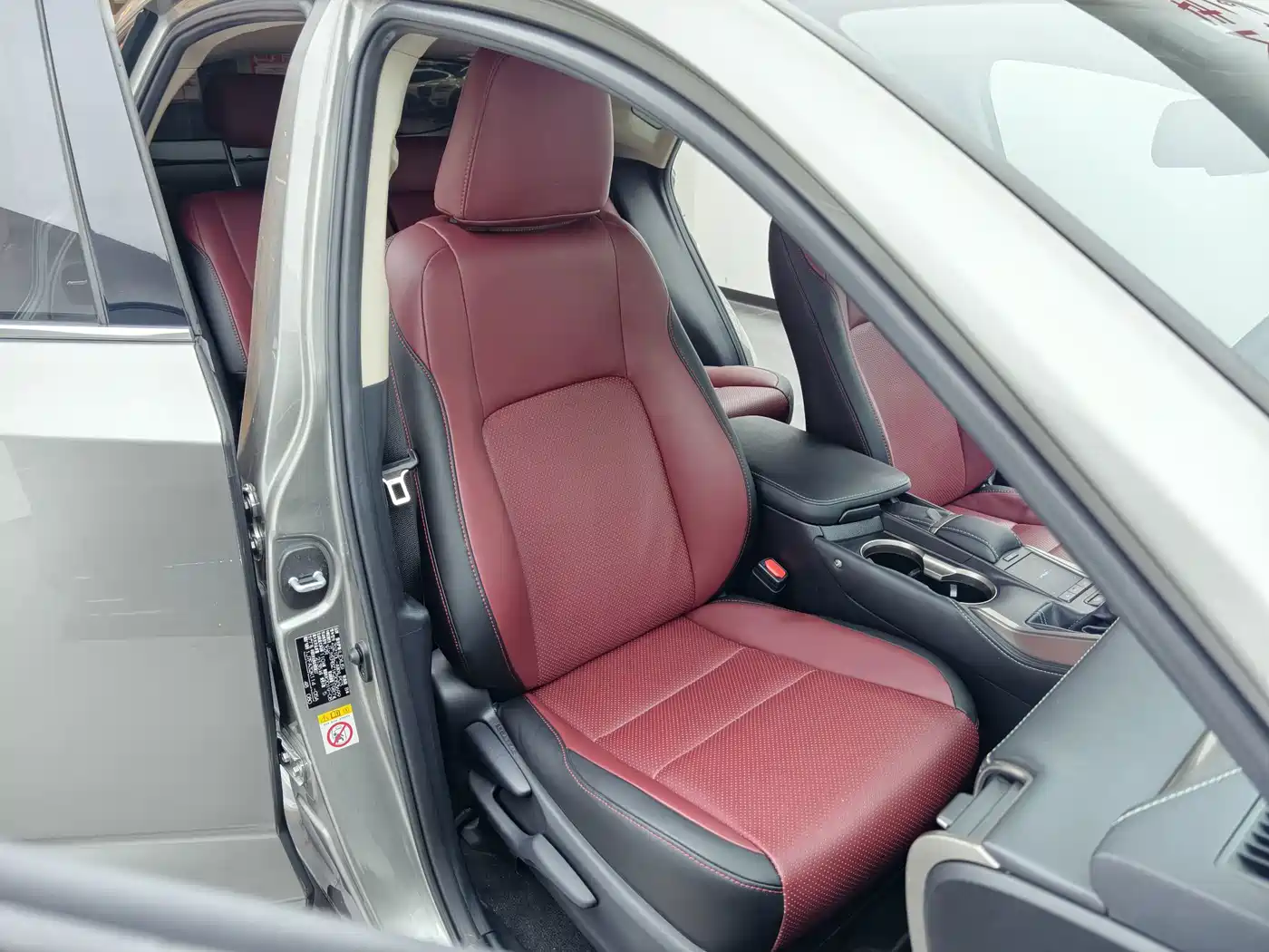 Фото 20 - Lexus NX