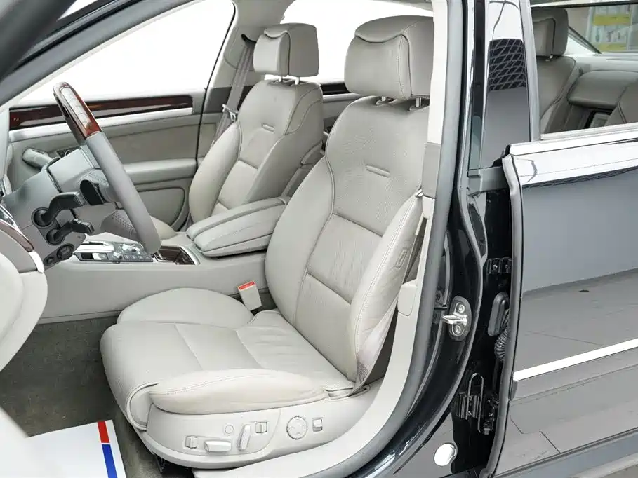 Audi A8 2009 Audi A8L 4.2 FSI quattro Premium фото 6