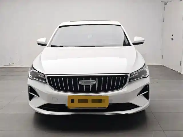 Фото 2 - Geely Emgrand