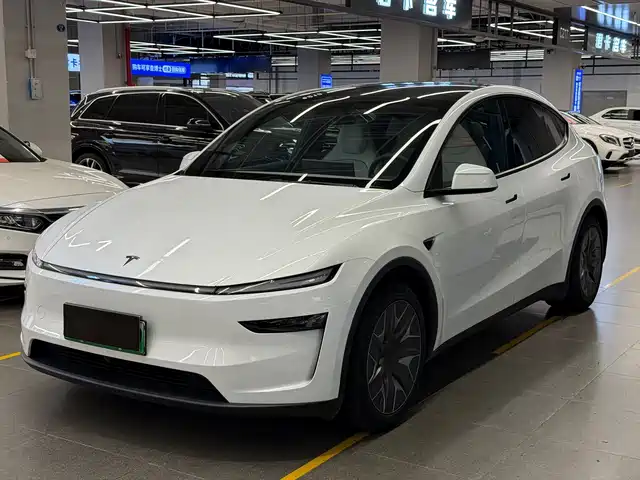 Tesla Model Y L 2026
