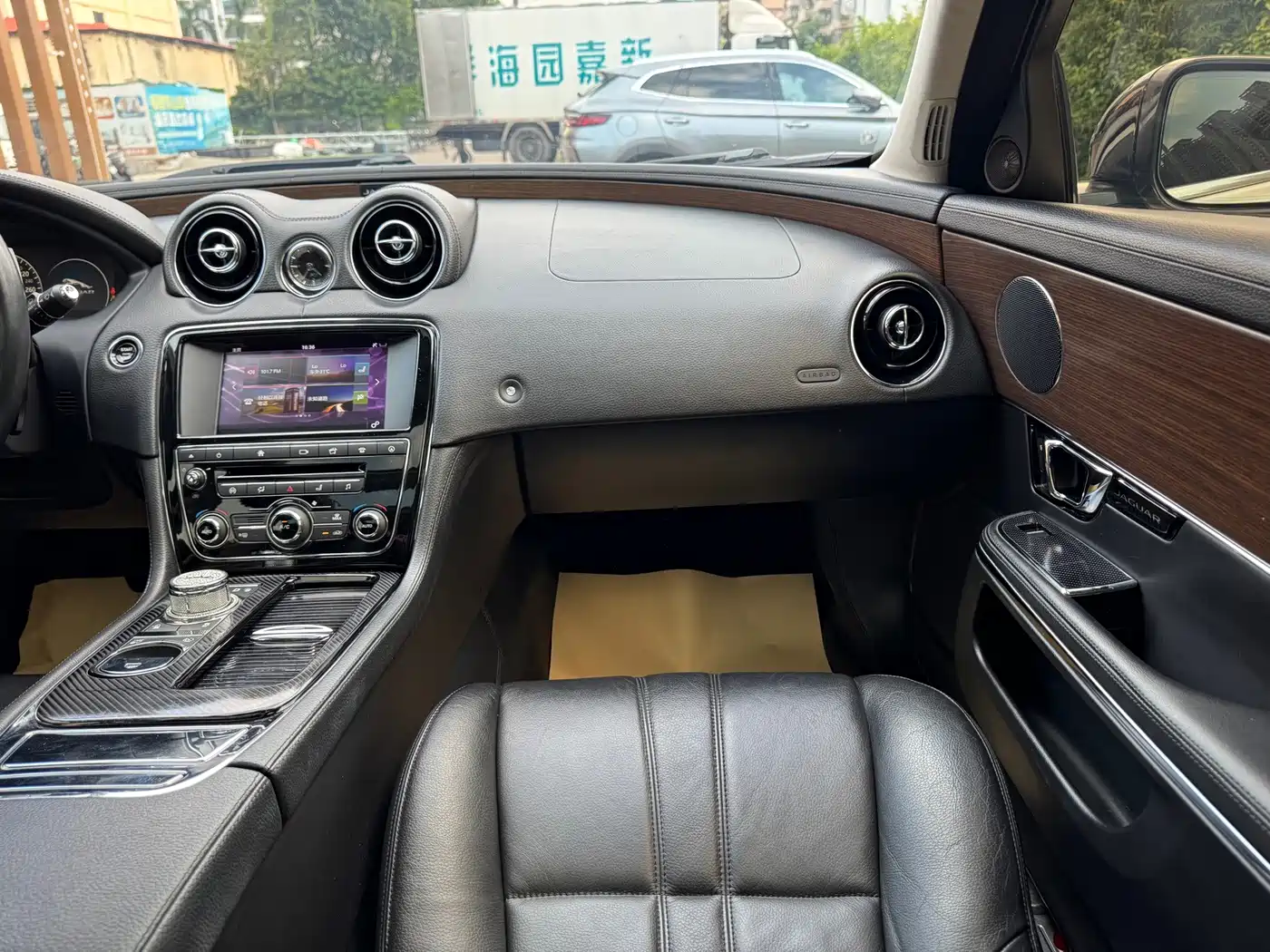 Jaguar XJ 2018 2016 XJL 3.0 SC 2WD Elegance Business Edition
