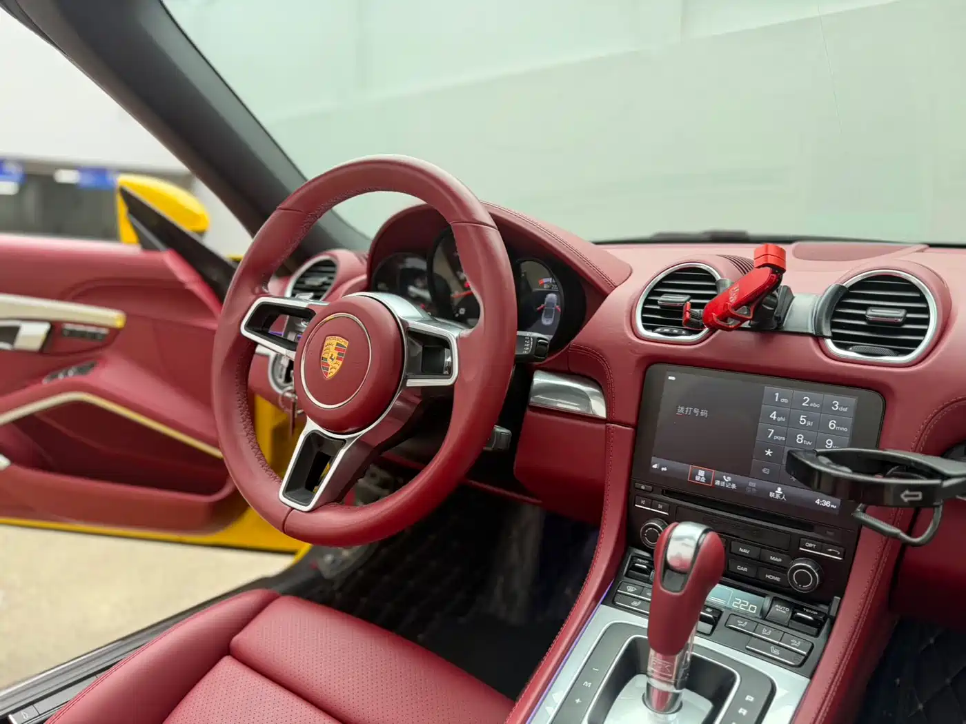 Porsche 718 2022 Boxster T 2.0T фото 10