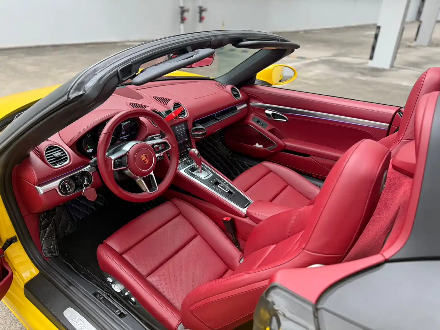 Porsche 718 2022 Boxster T 2.0T фото 15