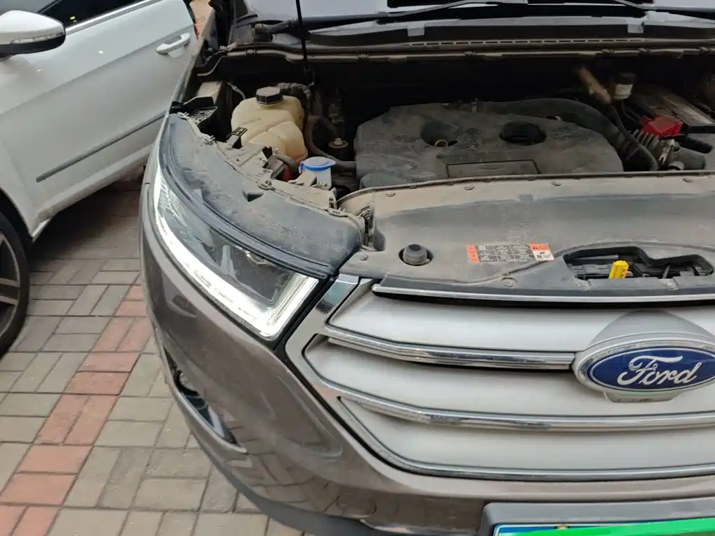 Фото 21 - Ford Edge