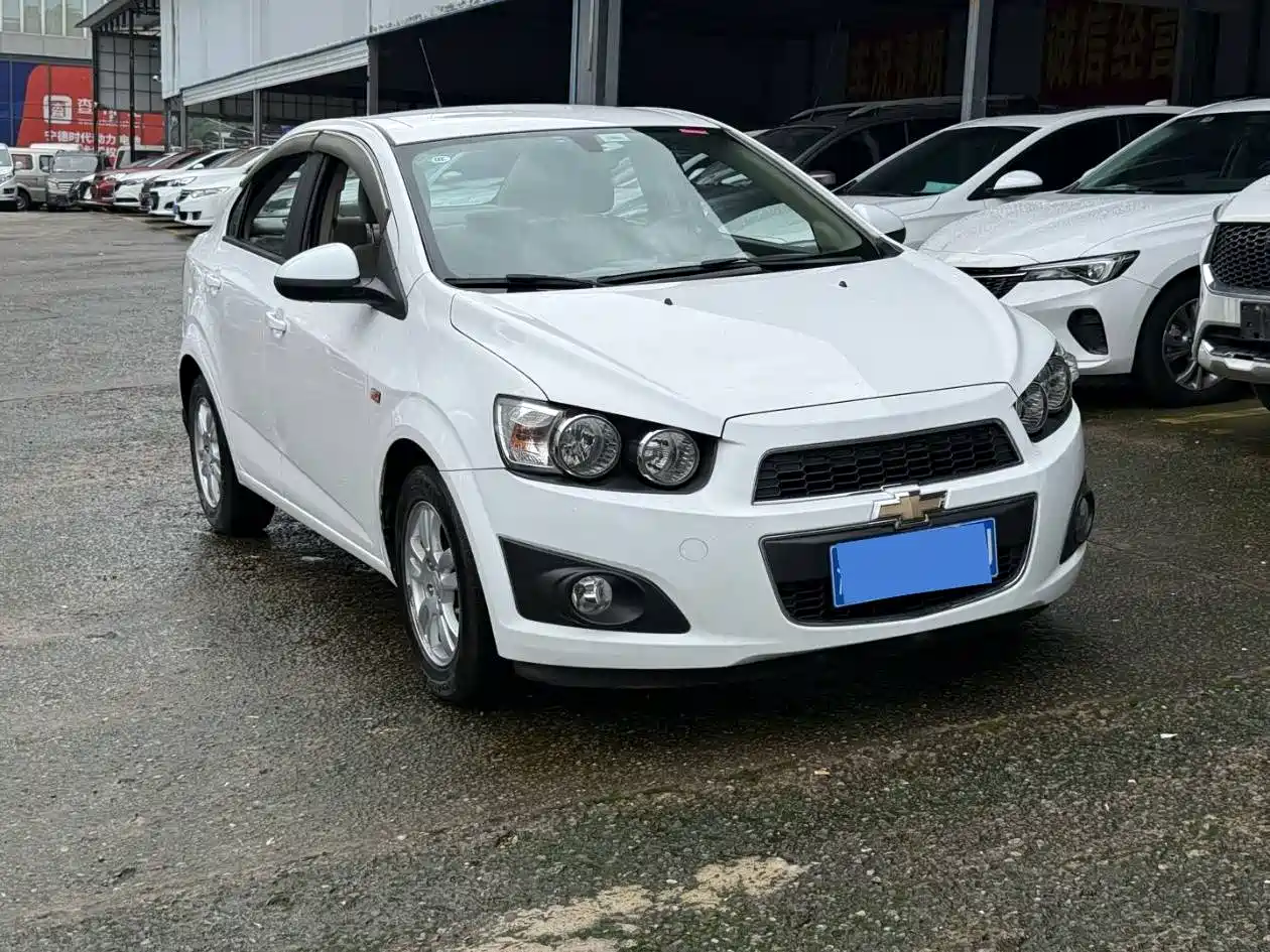 Chevrolet Aveo 2014 2011 Sedan 1.4L MT SE