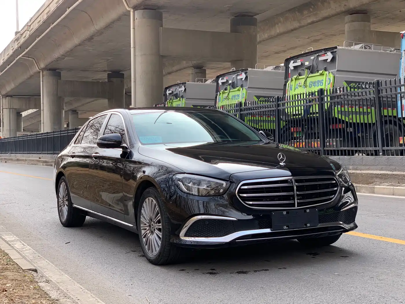 MERCEDES-BENZ E CLASS