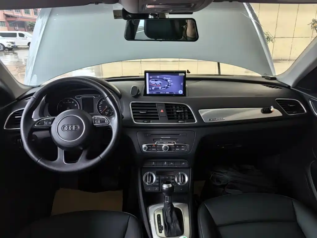 Audi Q3 2015 35 TFSI quattro Technology фото 10