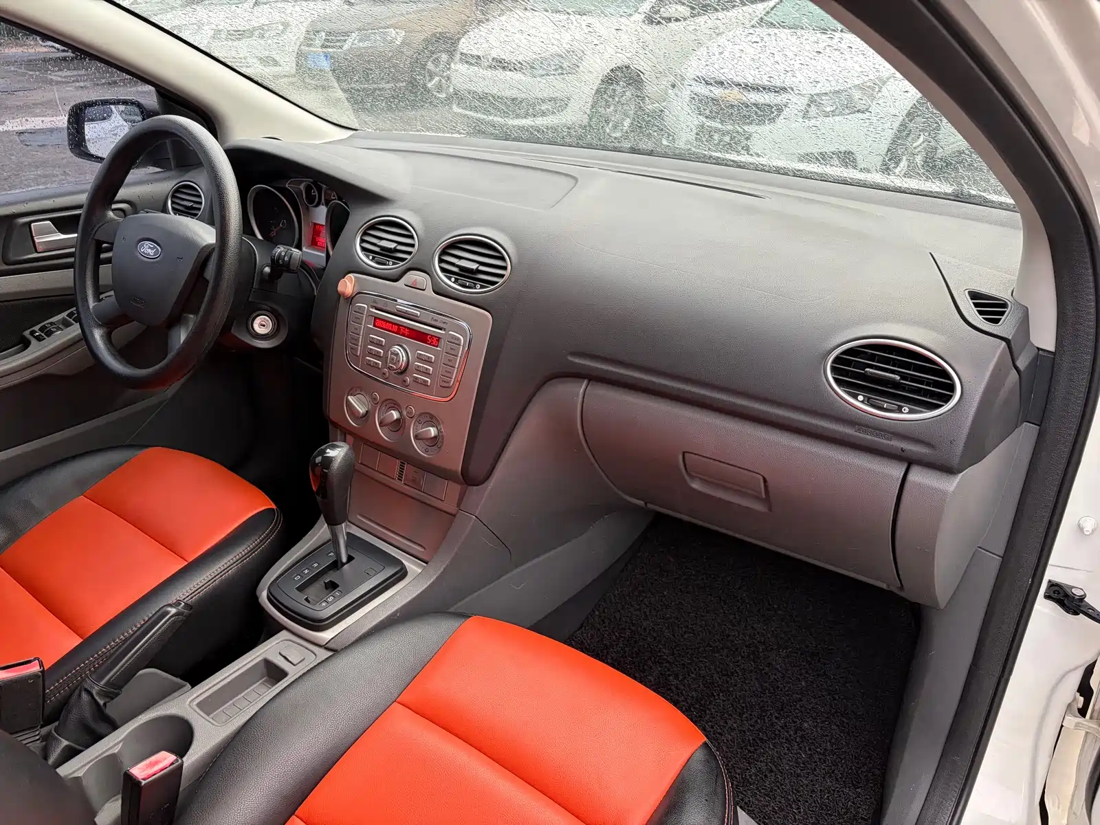 Фото 14 - Ford Focus