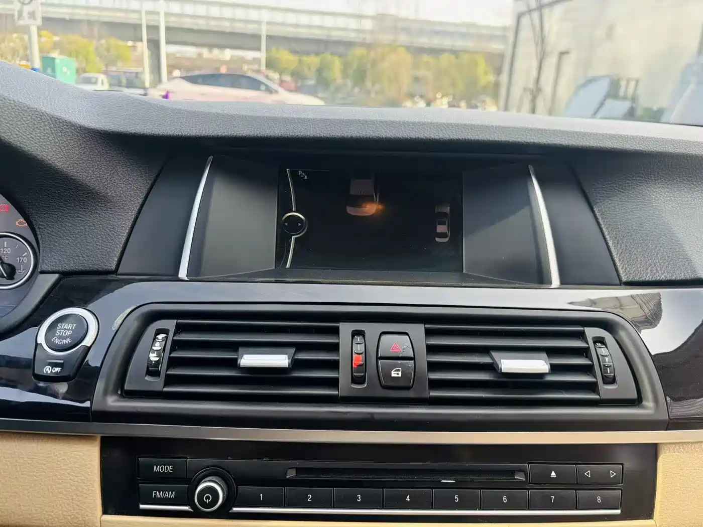 BMW 5 Series 2014 525Li Luxury Design Package фото 16