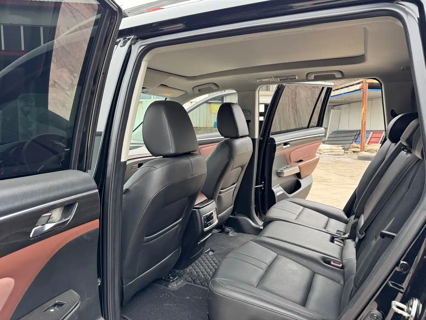 GAC Trumpchi Trumpchi GS8 2017 320T 2WD Luxury Smart Connect (7-seater) фото 8
