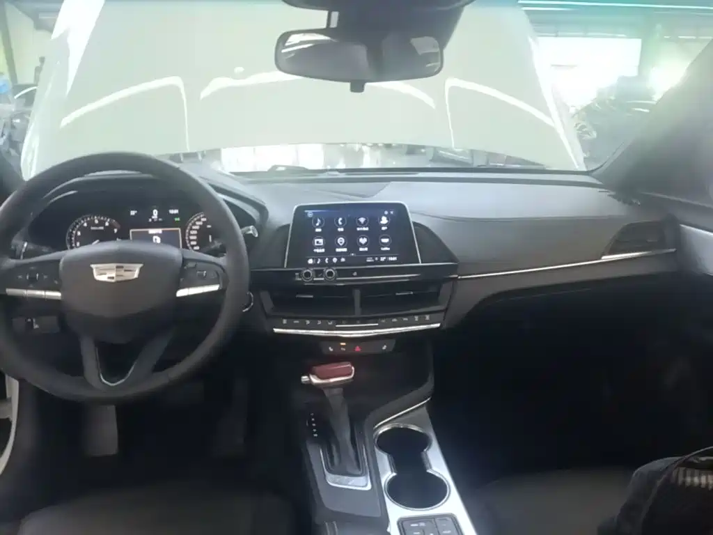 Cadillac CT4 2023 2022 28T Luxury Model