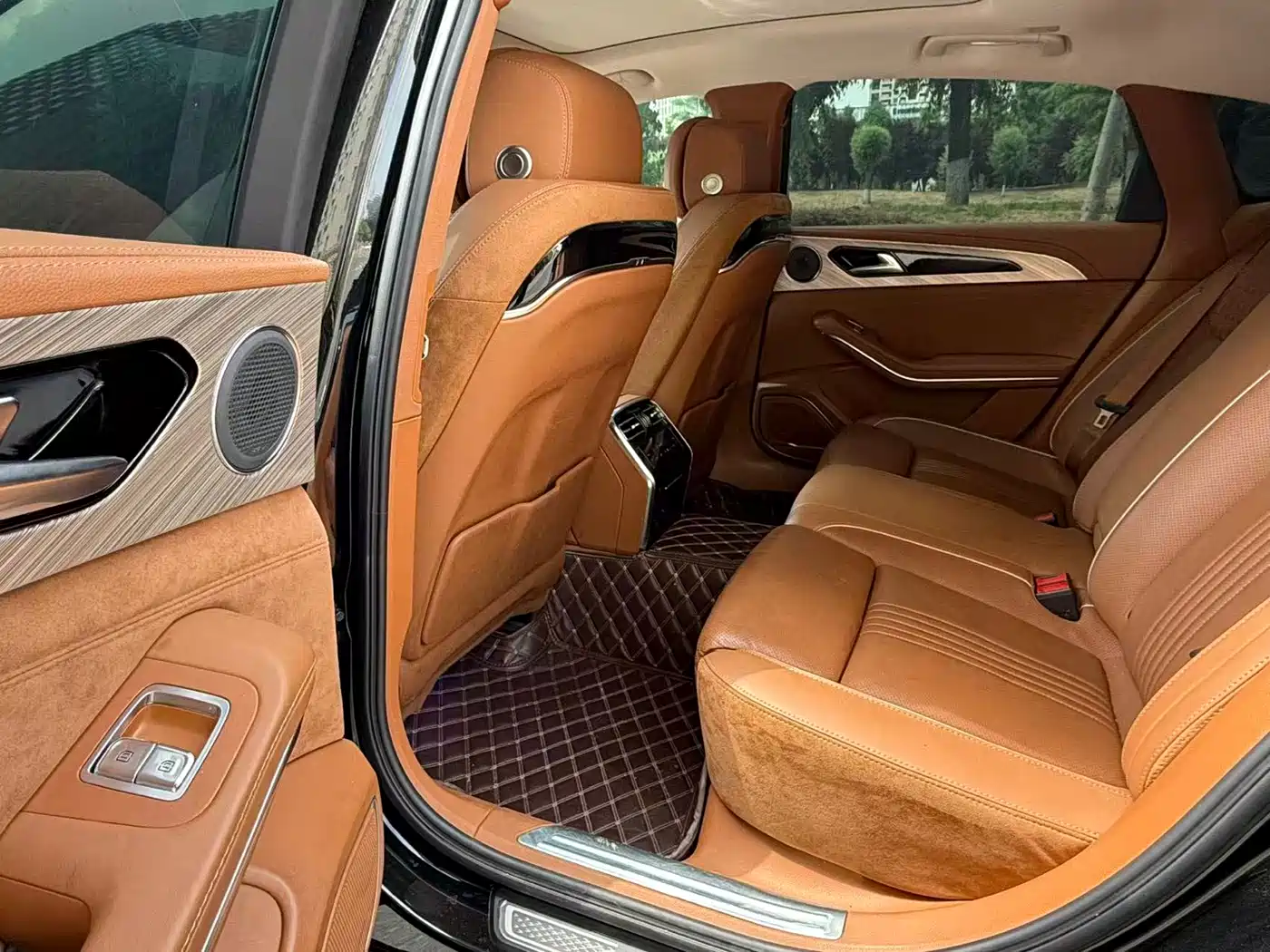 Hongqi H9 2020 2.0T Smart Connection Qi Chang Edition фото 5