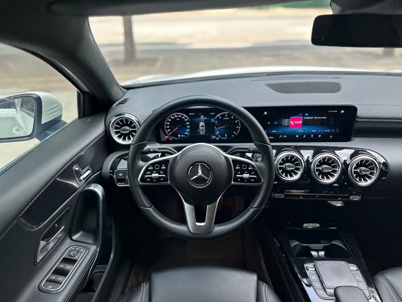 Mercedes-Benz A-Class (Import) 2022 A 200 Dynamic фото 3