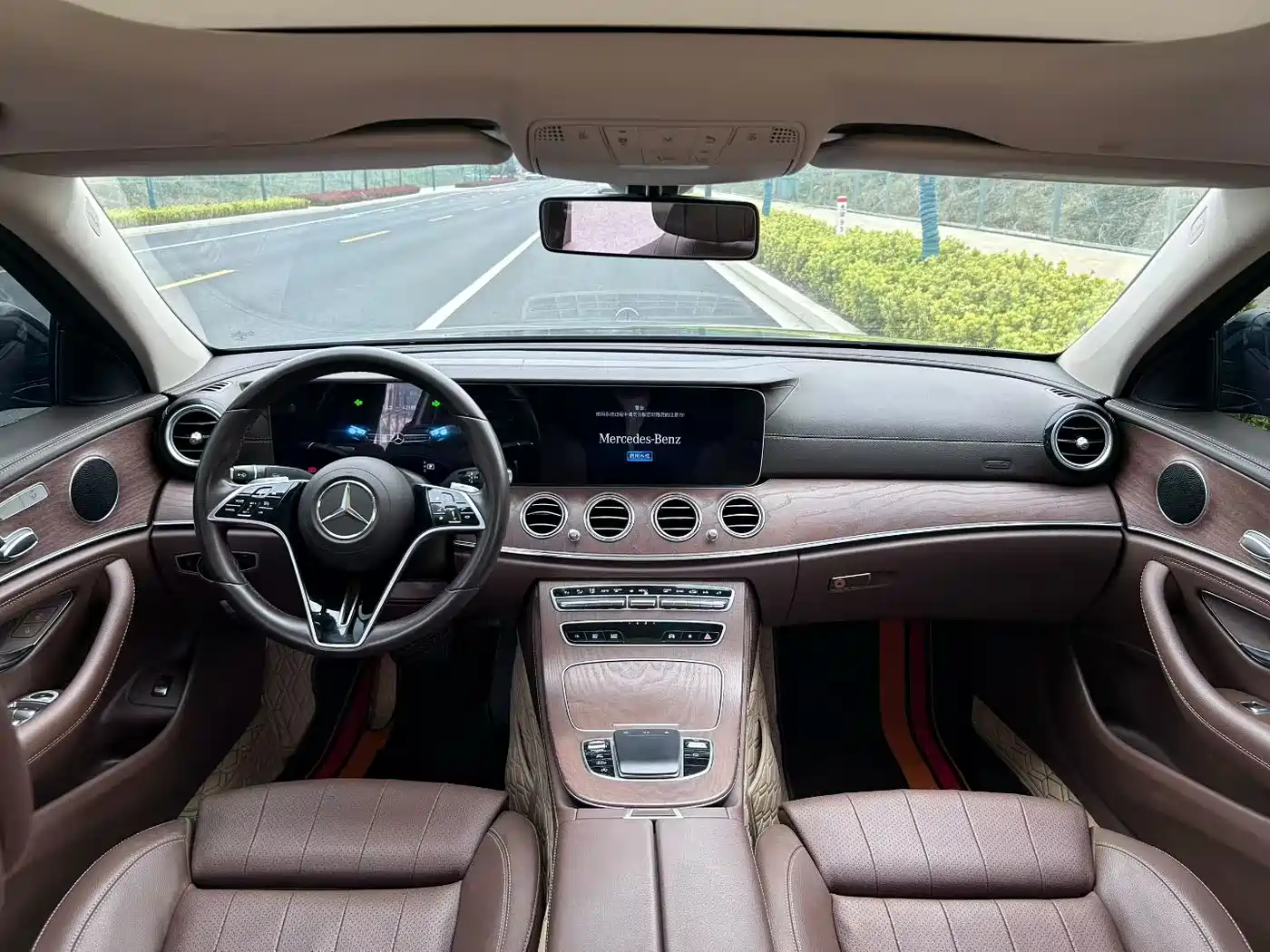 Mercedes-Benz E-Class 2022 E 260 L фото 6