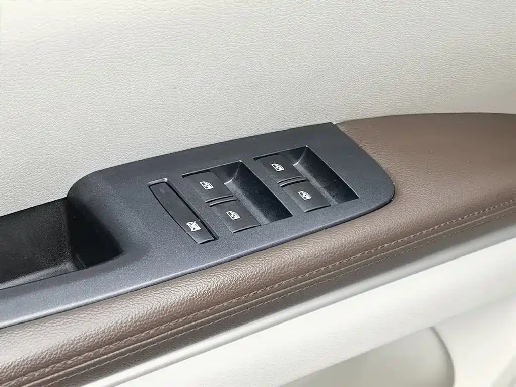 Buick GL8 2020 Model Land Business Class 652T Luxury фото 9