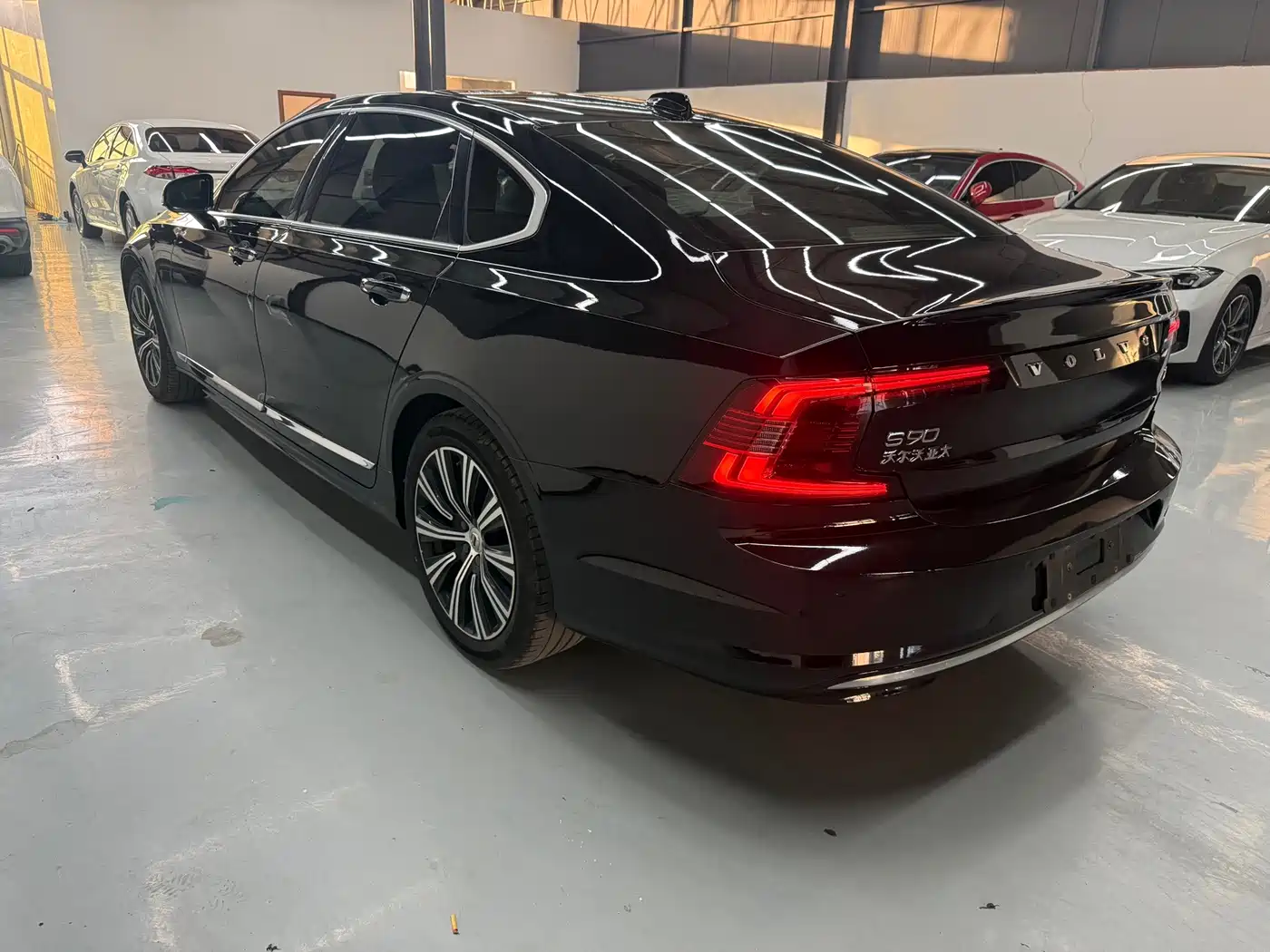 Photo 7 - Volvo S90