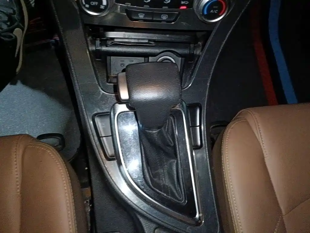 Zhonghua V5 2016 2016 1.5T Automatic 2WD Smart