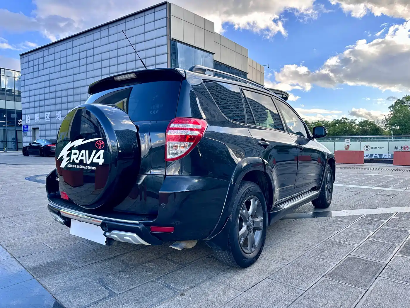 Toyota RAV4 Rongfang 2011 2.0L Manual Luxury Edition фото 5