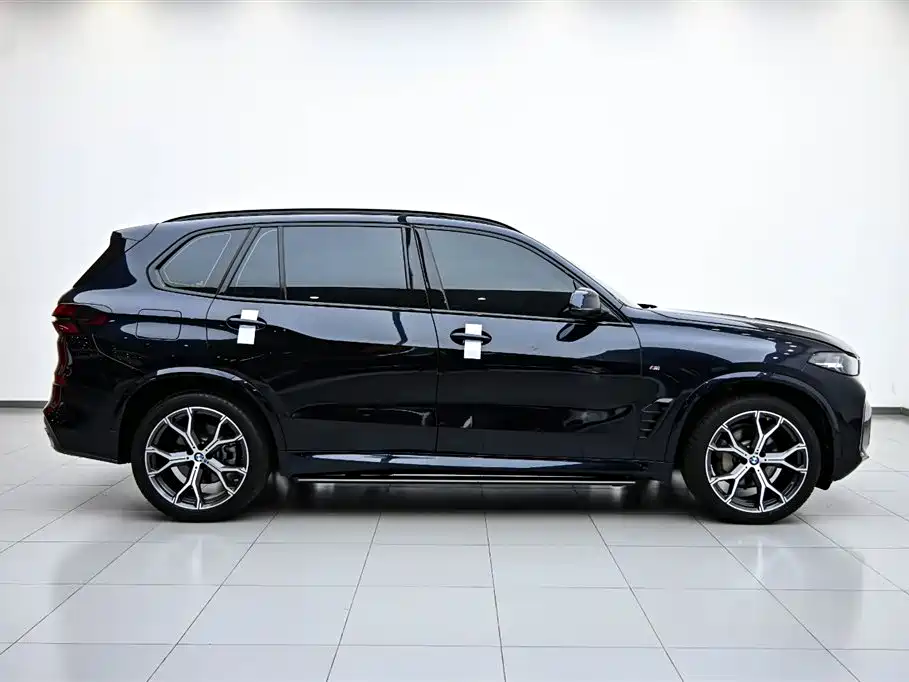 BMW X5 2023 xDrive 30Li Premium M Sport Black Night Package фото 6