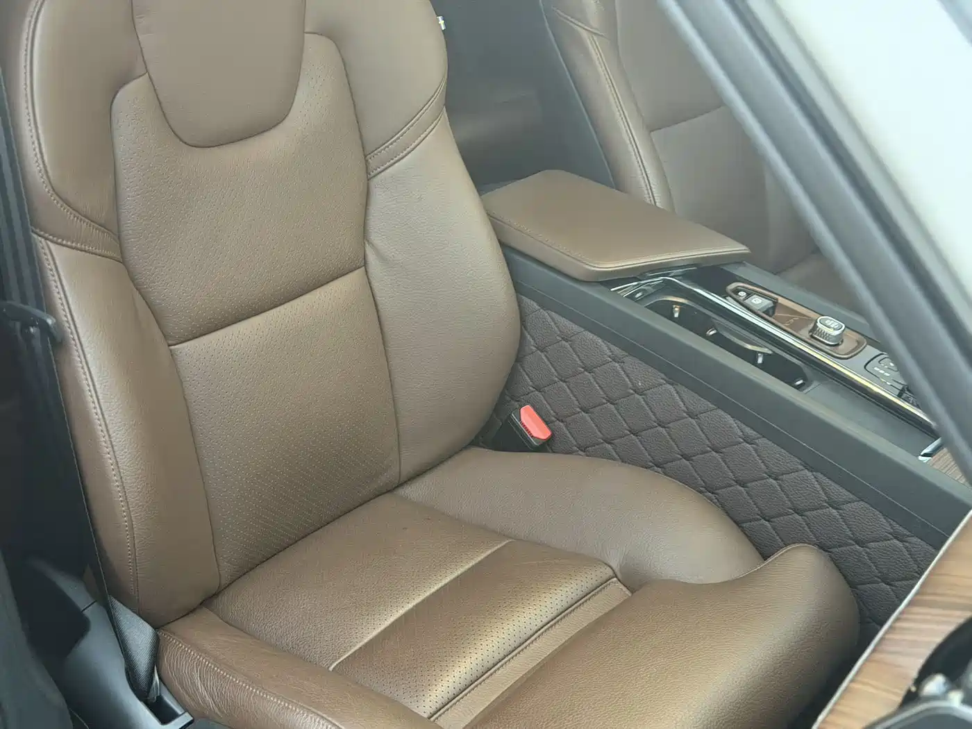 VOLVO XC60 PLUG IN HYBRID