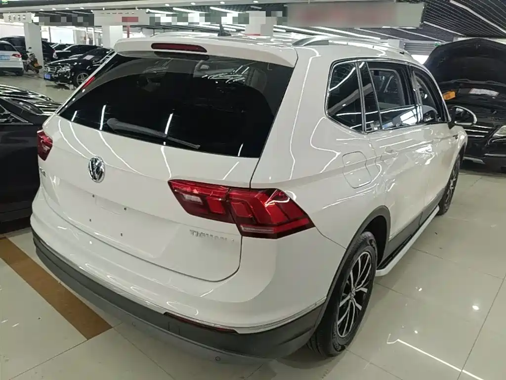 Volkswagen Tiguan L 2018 Facelift 330TSI Automatic 2WD Luxury Edition фото 7