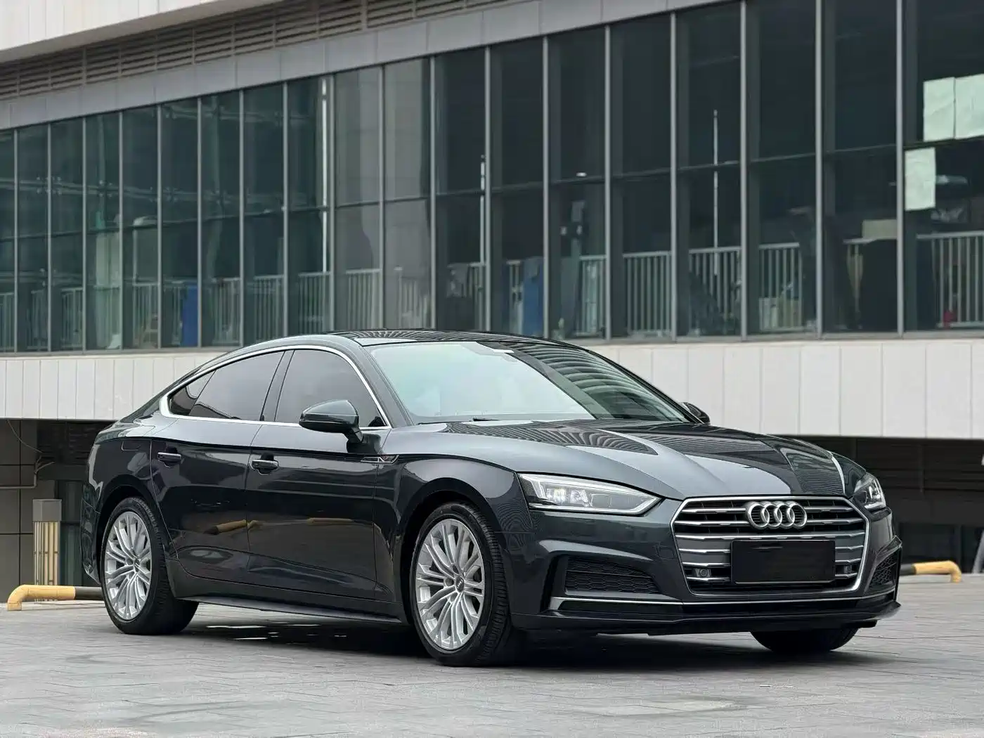 Audi A5 (Import) 2019 Sportback 40 TFSI Fashion фото 2