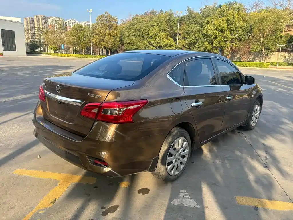 Nissan SYLPHY, миниатюра 5