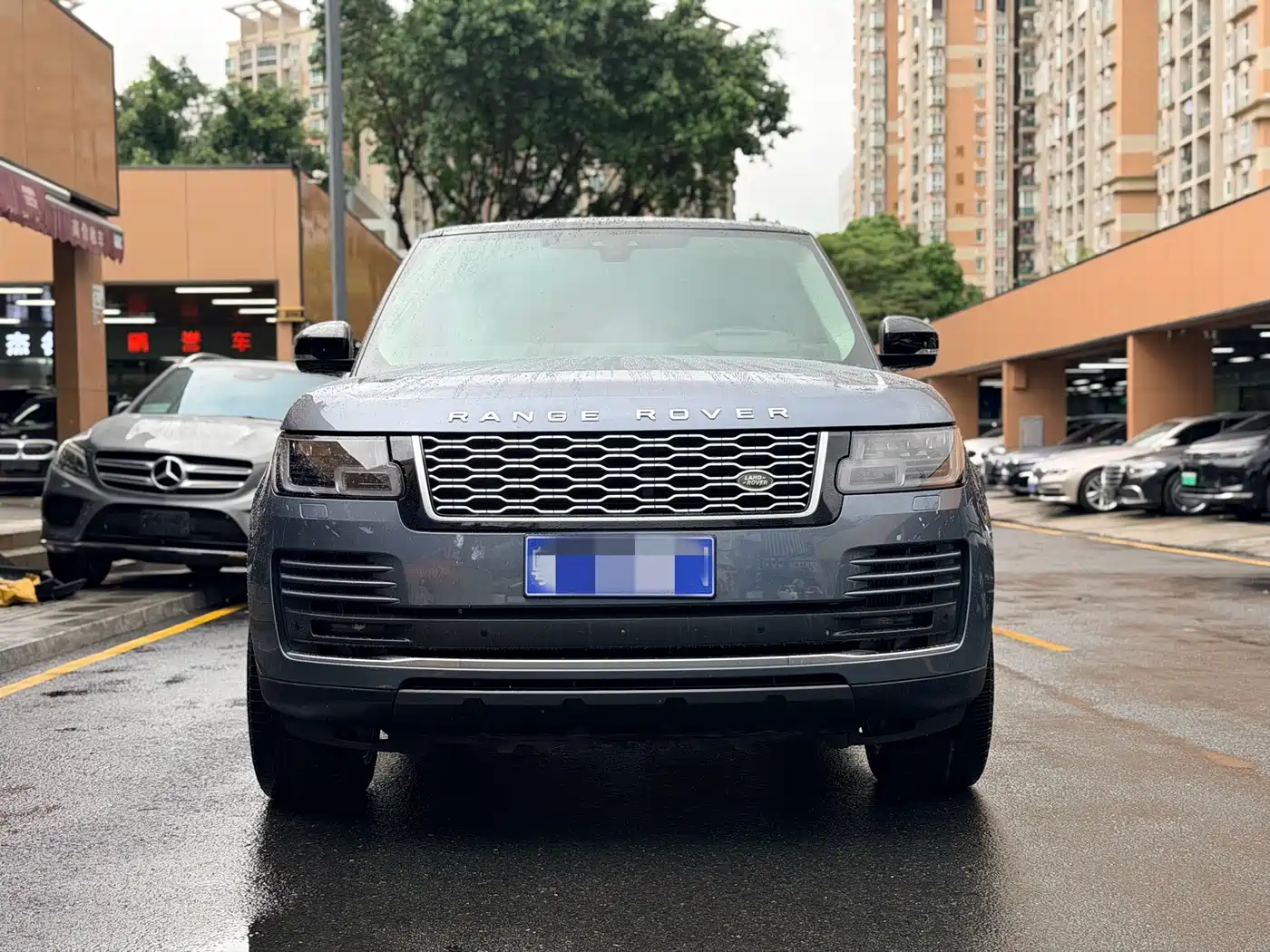 Land Rover Range Rover 2020 3.0 L6 Heritage Extended Edition фото 2