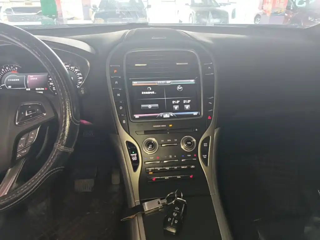 Photo 13 - Lincoln MKX
