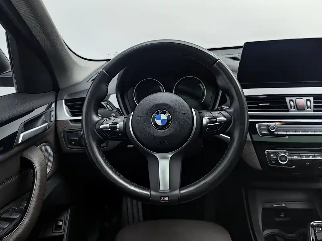Фото 11 - BMW X1
