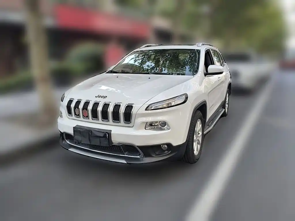 Фото 2 - Jeep Cherokee