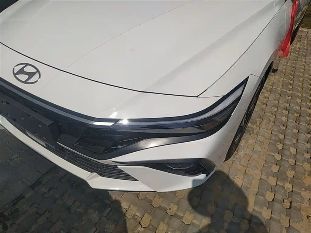 Hyundai Elantra 2023 1.5L CVT GLX Elite Edition фото 24