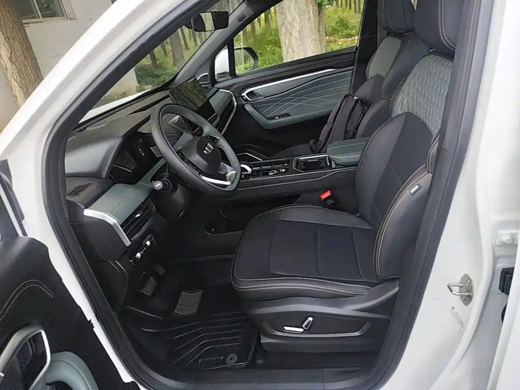 Geely Haoyue L 2025 2024 Model 2.0T DCT Premium