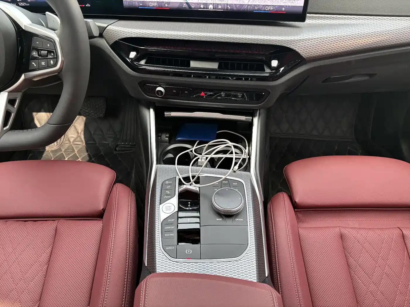 BMW 3 Series 2025 330Li M Sport Night Edition фото 17